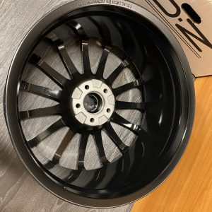 Nieuwe set OZ Racing Superturismo Evoluzione Gloss Black ET44 8,5×19 4 losse velgen. W01852209M4