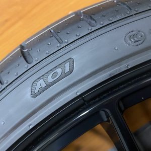 Nieuwe set OZ Racing Superturismo Evoluzione Gloss Black ET44 8,5×19 W01852209M4