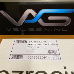 Nieuwe set OZ Racing Superturismo Evoluzione Gloss Black ET44 8,5×19 4 losse velgen. W01852209M4