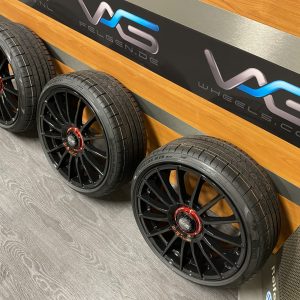Nieuwe set OZ Racing Superturismo Evoluzione Gloss Black ET44 8,5×19 W01852209M4