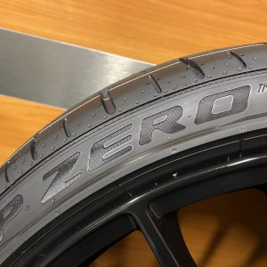 Nieuwe set OZ Racing Superturismo Evoluzione Gloss Black ET44 8,5×19 W01852209M4